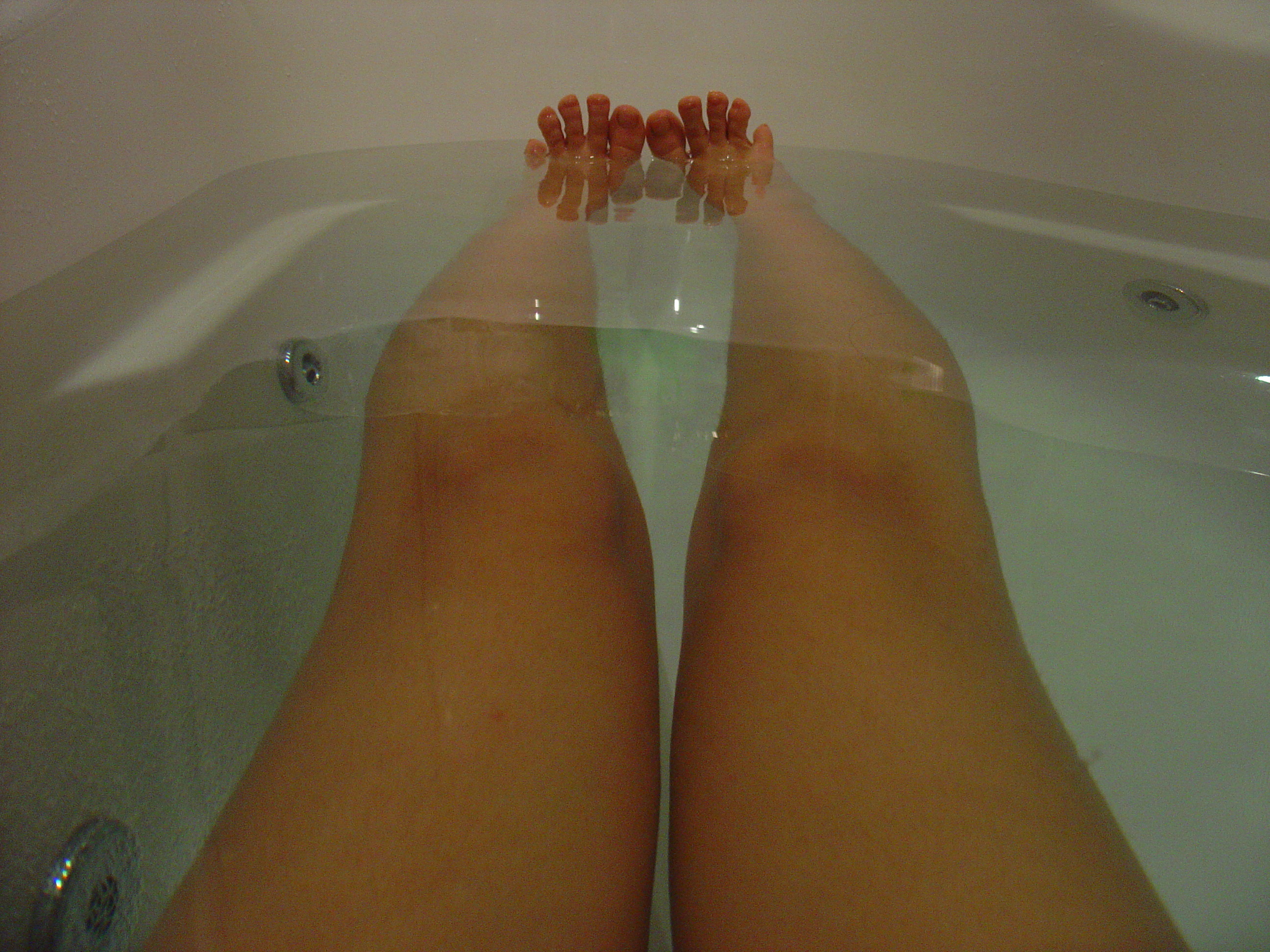 Cute teen invite us in her bath — 42