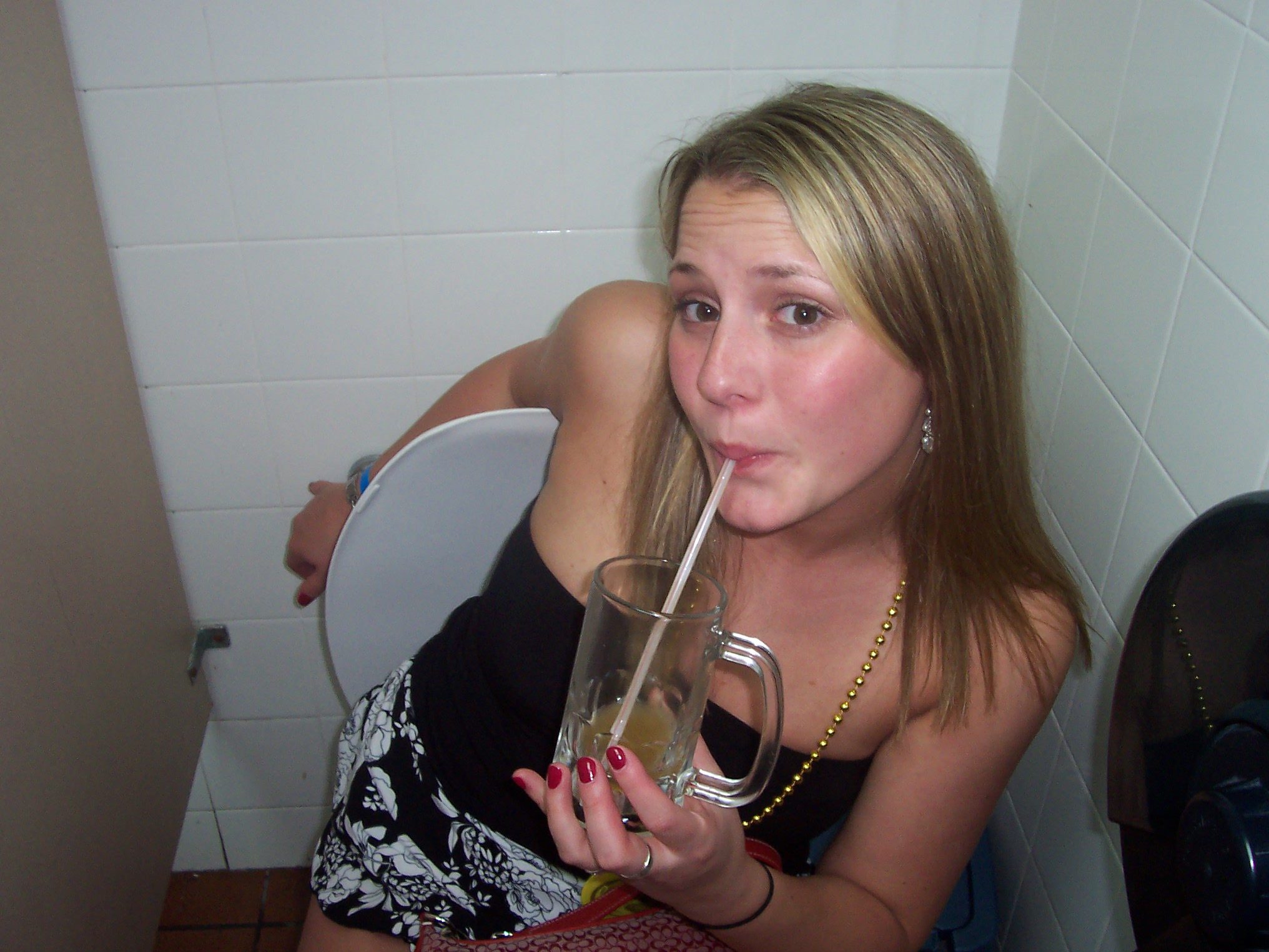 Toilet Sitting mh — 20