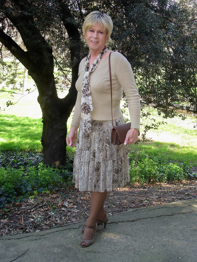 Mature moms in black (sheer nylon) stockings — 32