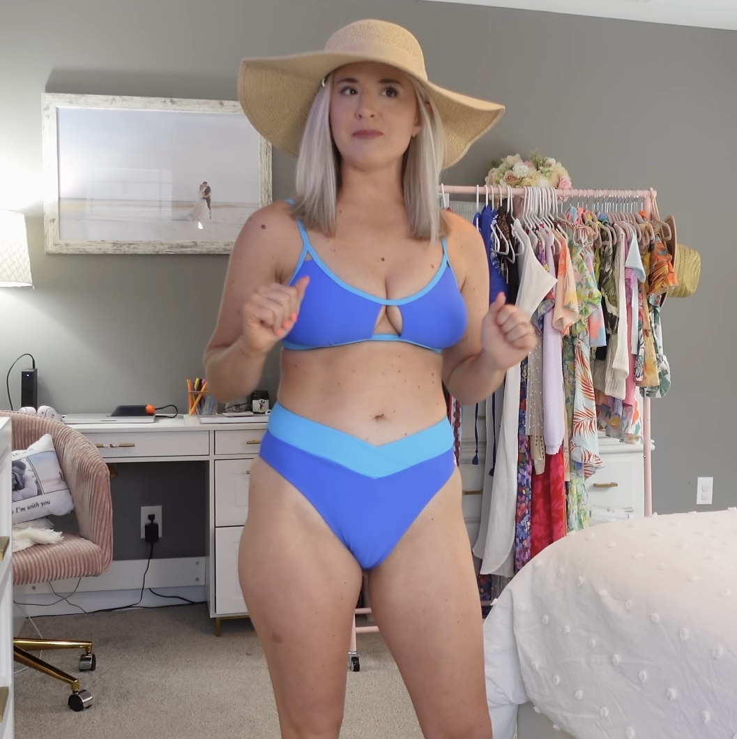 Blonde Bikini MILF Andrea — 54