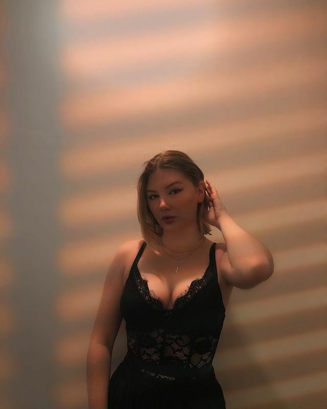 French slut Elisa — 18