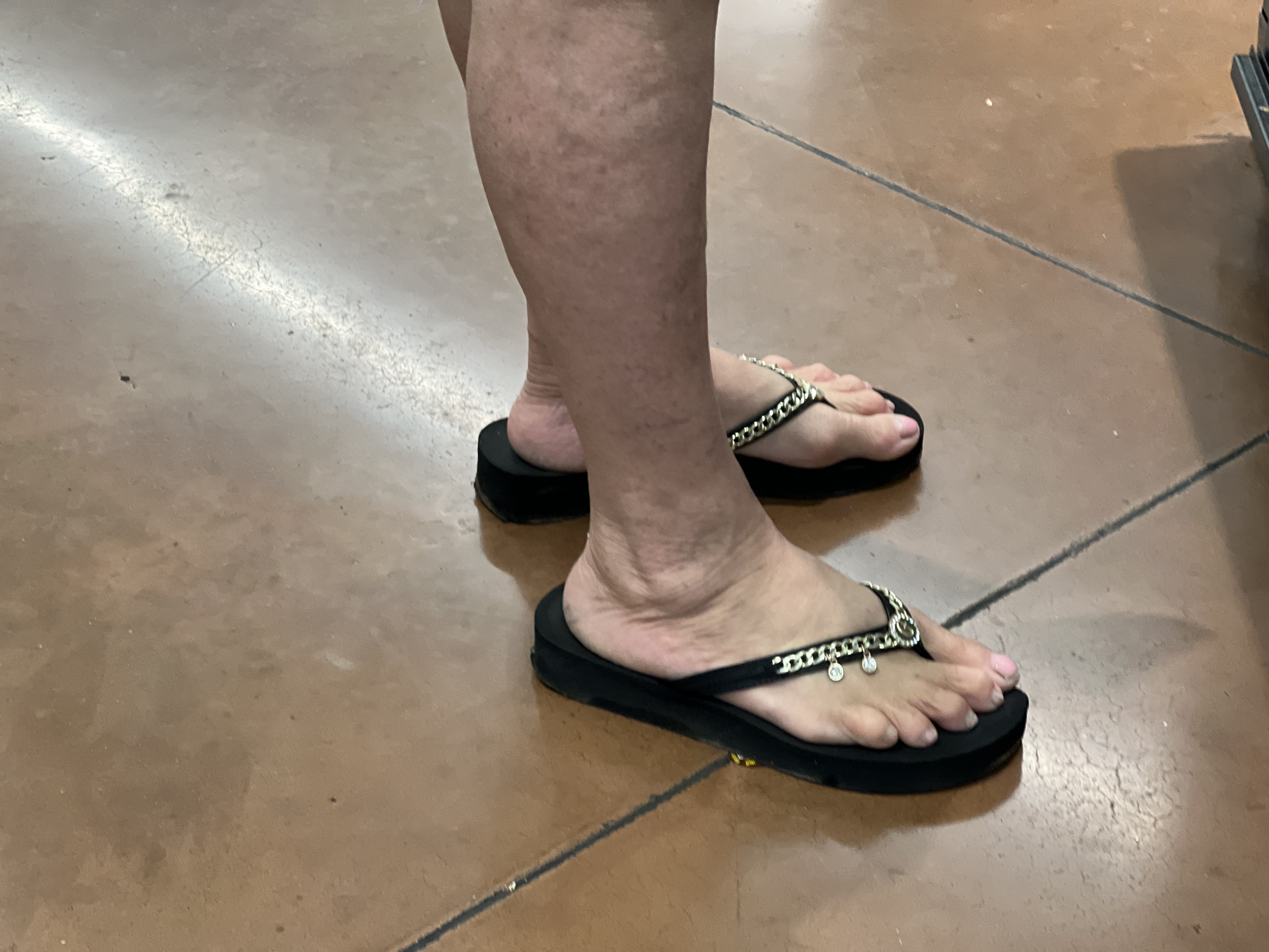 Gilf and milf feet at supermarket — 9