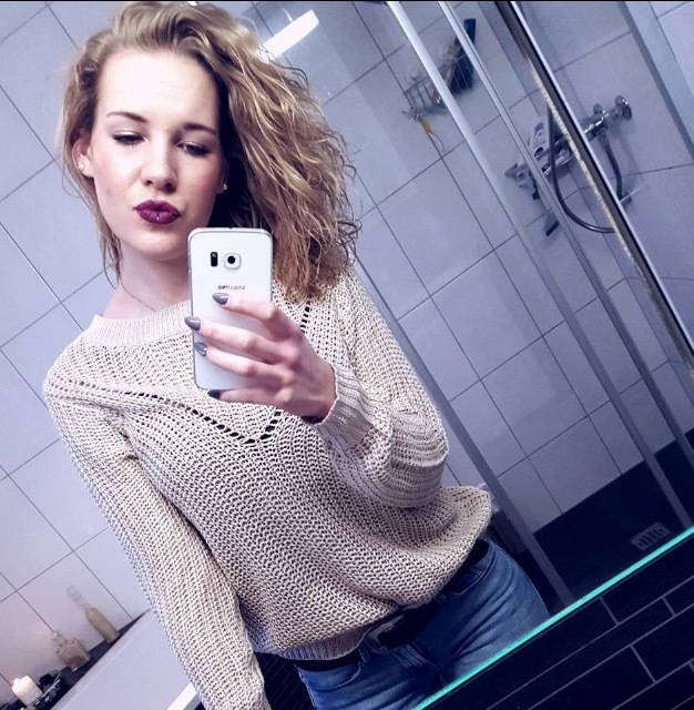 Flat / small Tits / K(l)eine Titten — 29